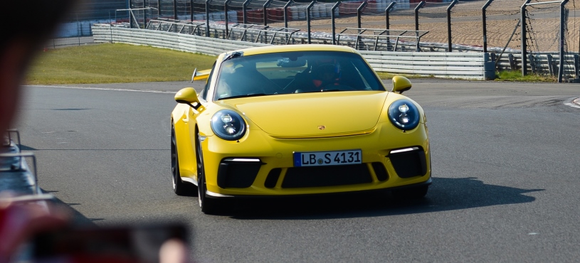 YENİ 911 GT3 NÜRBURİNG’DE KENDİ REKORUNU KIRDI