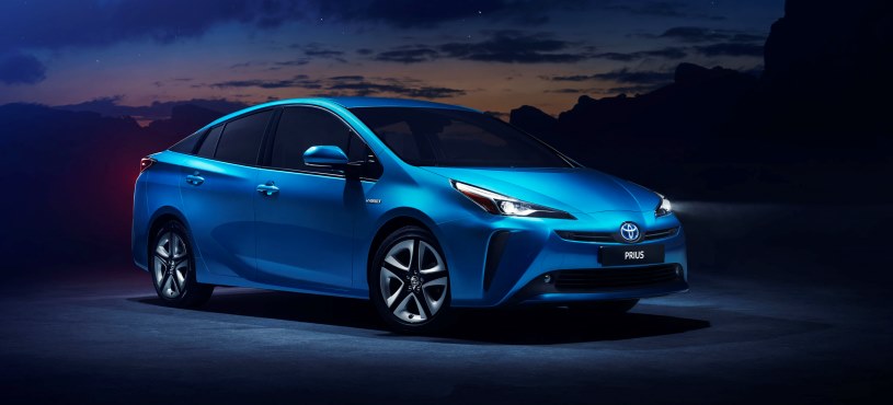 YENİ TOYOTA PRIUS’UN ÖRTÜSÜ KALKTI