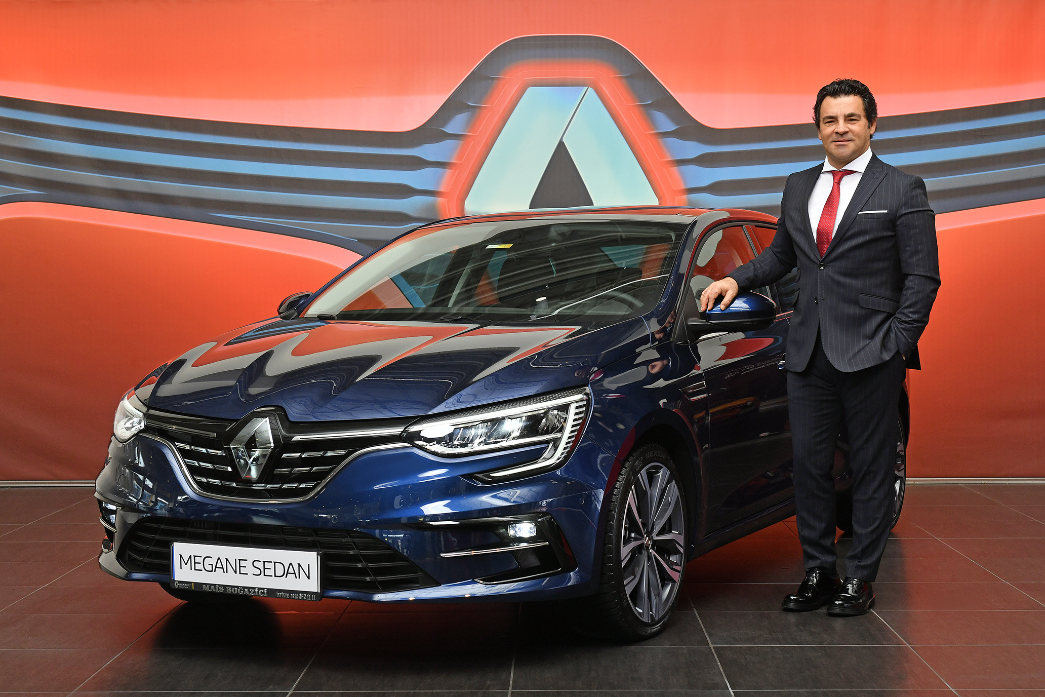 Yenilenen Renault Megane sedan satışa sunuldu!