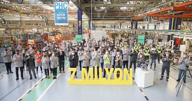 Oyak Renault 7 milyonuncu aracını üretti