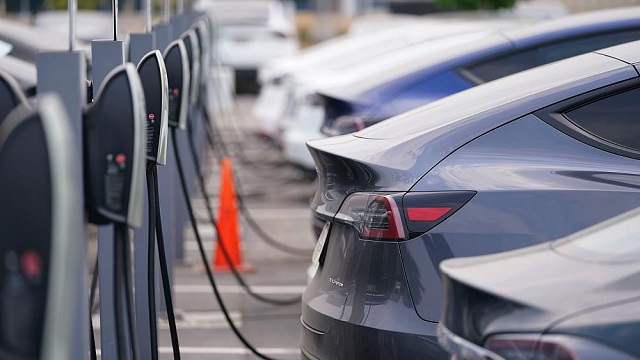 Dünya üzerinde 10 milyon elektrikli araç trafikte!